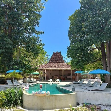 Maleo Moyo Hotel & Dive Resort Moyo Island Exterior photo