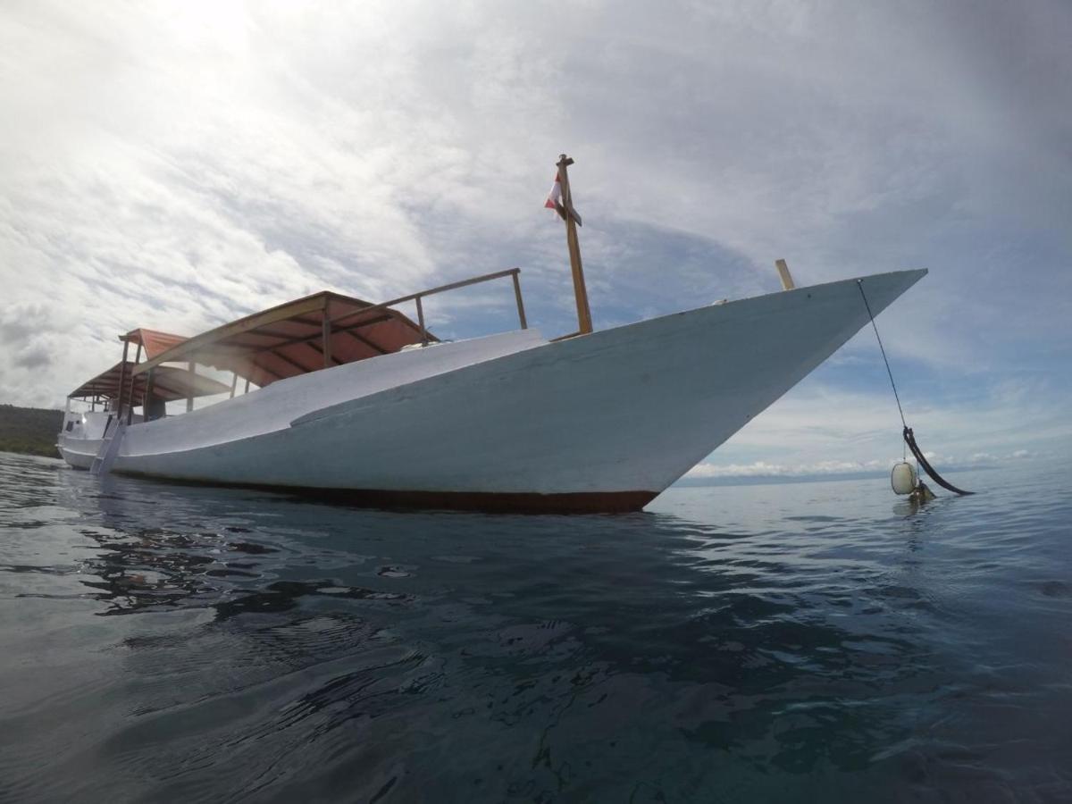 Maleo Moyo Hotel & Dive Resort Moyo Island Exterior photo