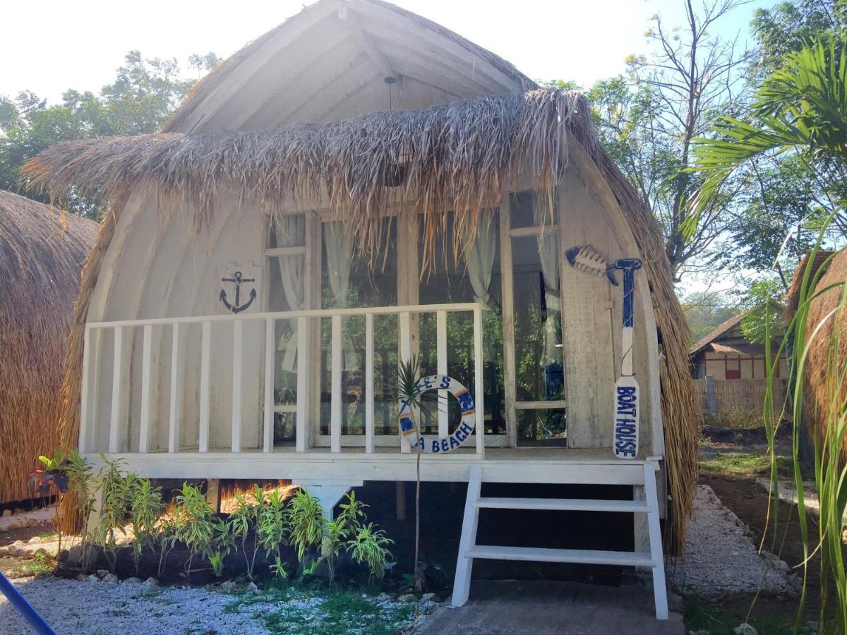 Maleo Moyo Hotel & Dive Resort Moyo Island Exterior photo