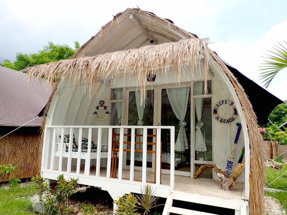 Maleo Moyo Hotel & Dive Resort Moyo Island Exterior photo