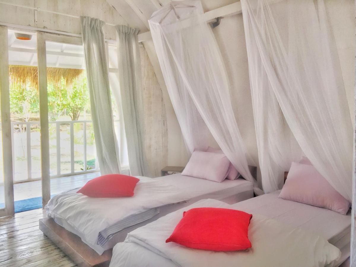 Maleo Moyo Hotel & Dive Resort Moyo Island Exterior photo