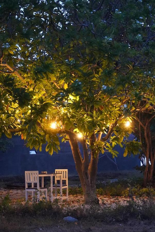 Maleo Moyo Hotel & Dive Resort Moyo Island Exterior photo