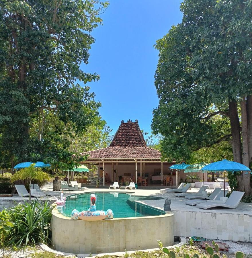 Maleo Moyo Hotel & Dive Resort Moyo Island Exterior photo